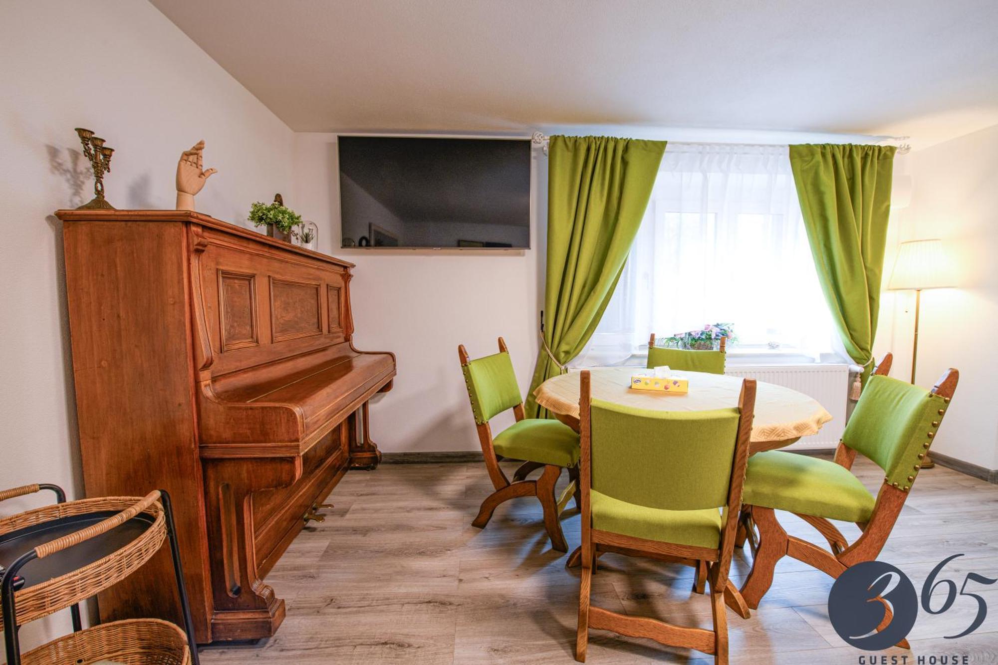 365 Guest House Hunedoara Exterior photo