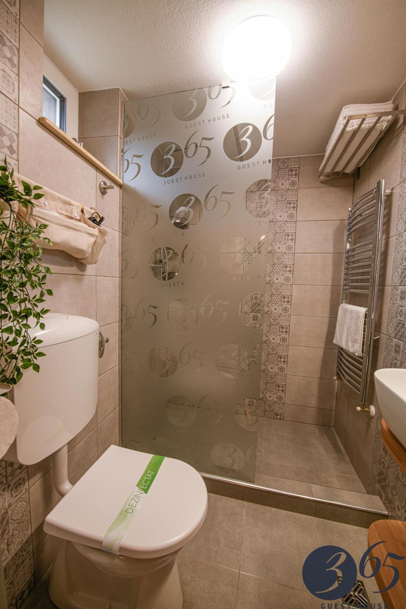 365 Guest House Hunedoara Exterior photo